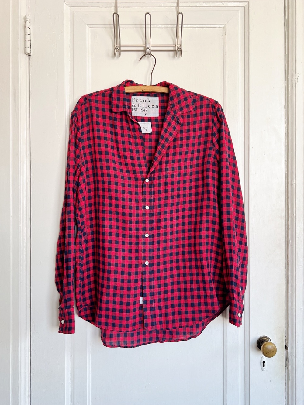 Frank & Eileen • Eileen Relaxed Button-Up Shirt red navy buffalo check linen
